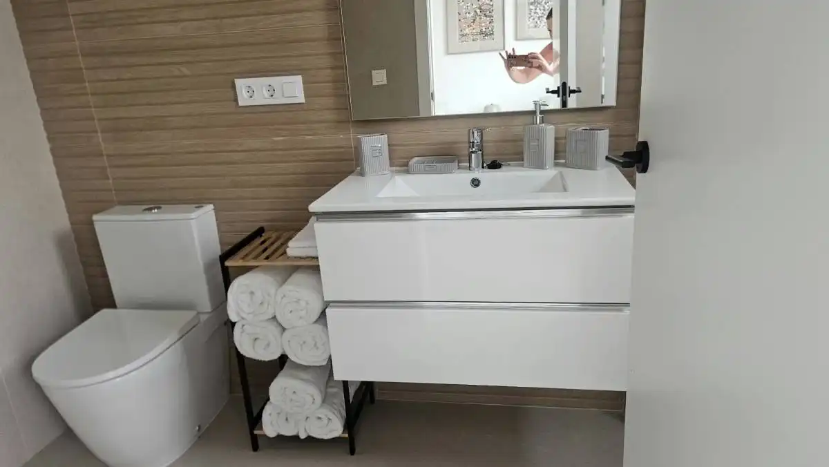 Badezimmer von Einfamilien-Reihenhaus zur Miete in Rafal, Alicante