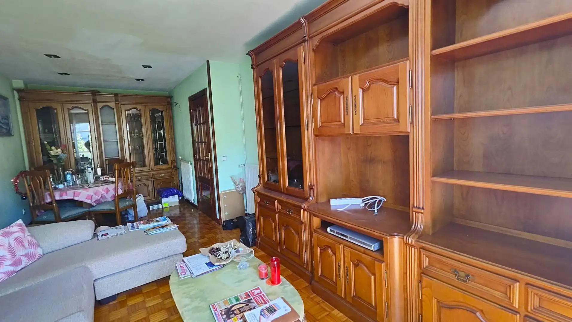 Sala de estar de Piso en venta en Santiago de Compostela  con Calefacción, Trastero y Amueblado