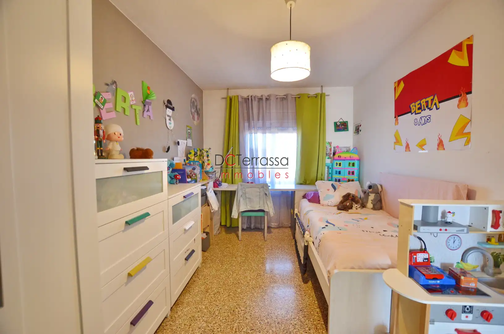 Habitación de Ático en venta en Terrassa con Aire acondicionado, Calefacción y Terraza