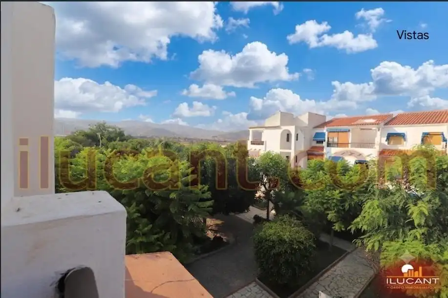 Vista exterior de Casa o chalet en venta en El Campello con Aire acondicionado, Terraza y Trastero