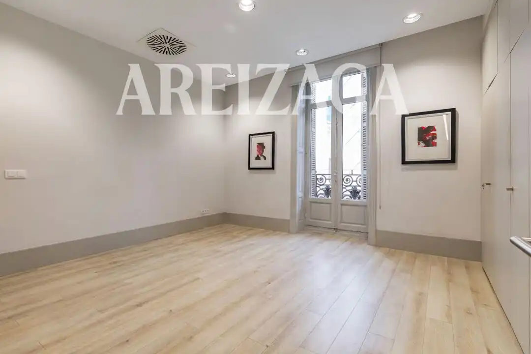 Schlafzimmer von Büro zur Miete in Donostia - San Sebastián  mit Klimaanlage