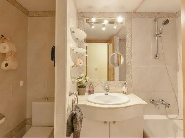 Bathroom of Flat for rent in Sallent de Gállego, Huesca