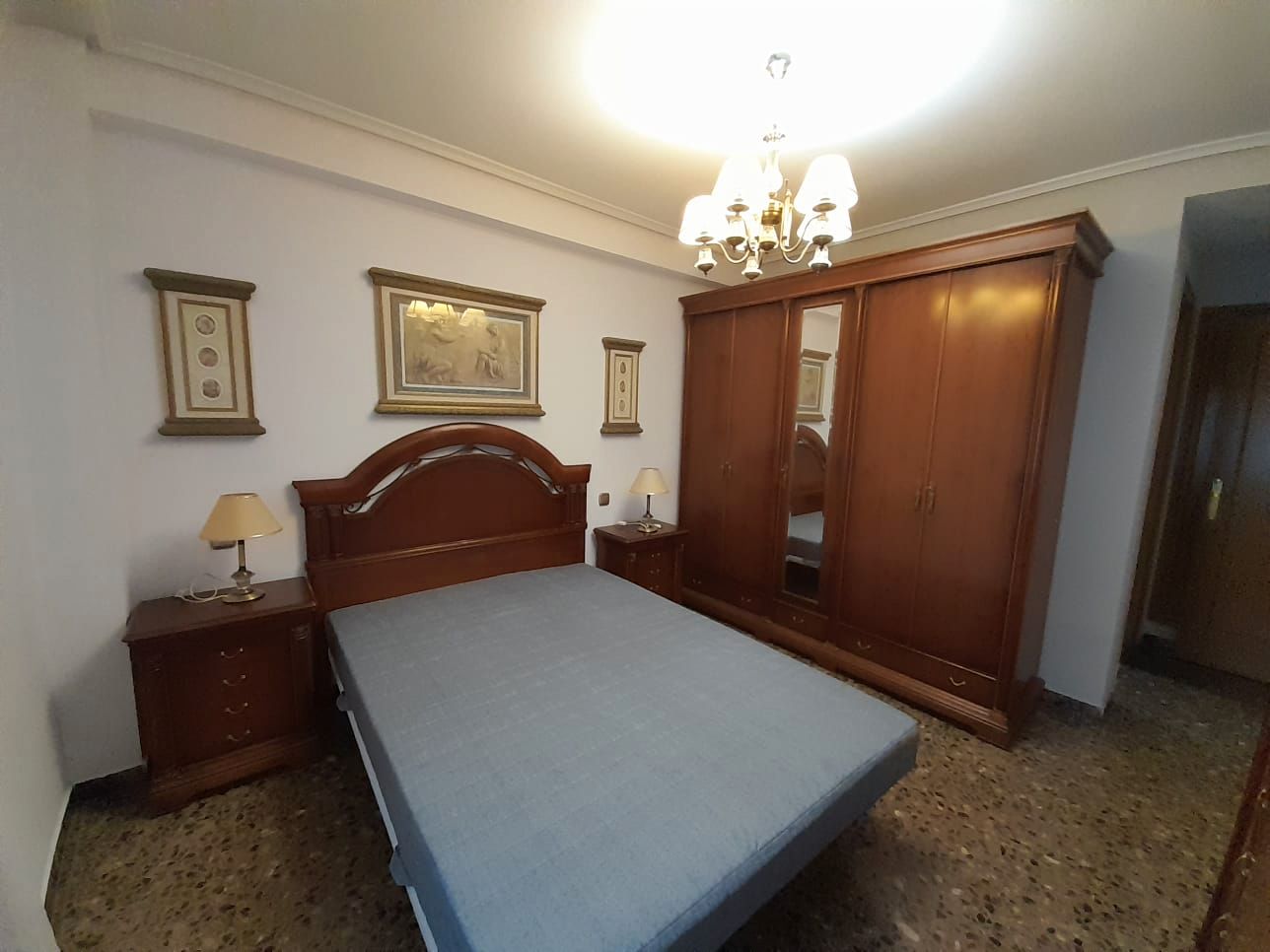 Habitación de Piso de alquiler en  Zaragoza Capital con Calefacción, Amueblado y Horno