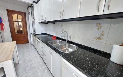 Kitchen of Flat to rent in Santiago de Compostela   with Furnished