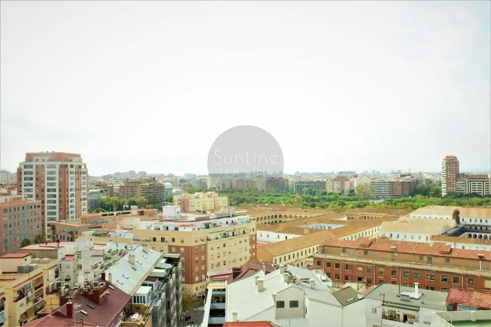 Exterior view of Flat for rent in Valencia  with Furnished and Balcony