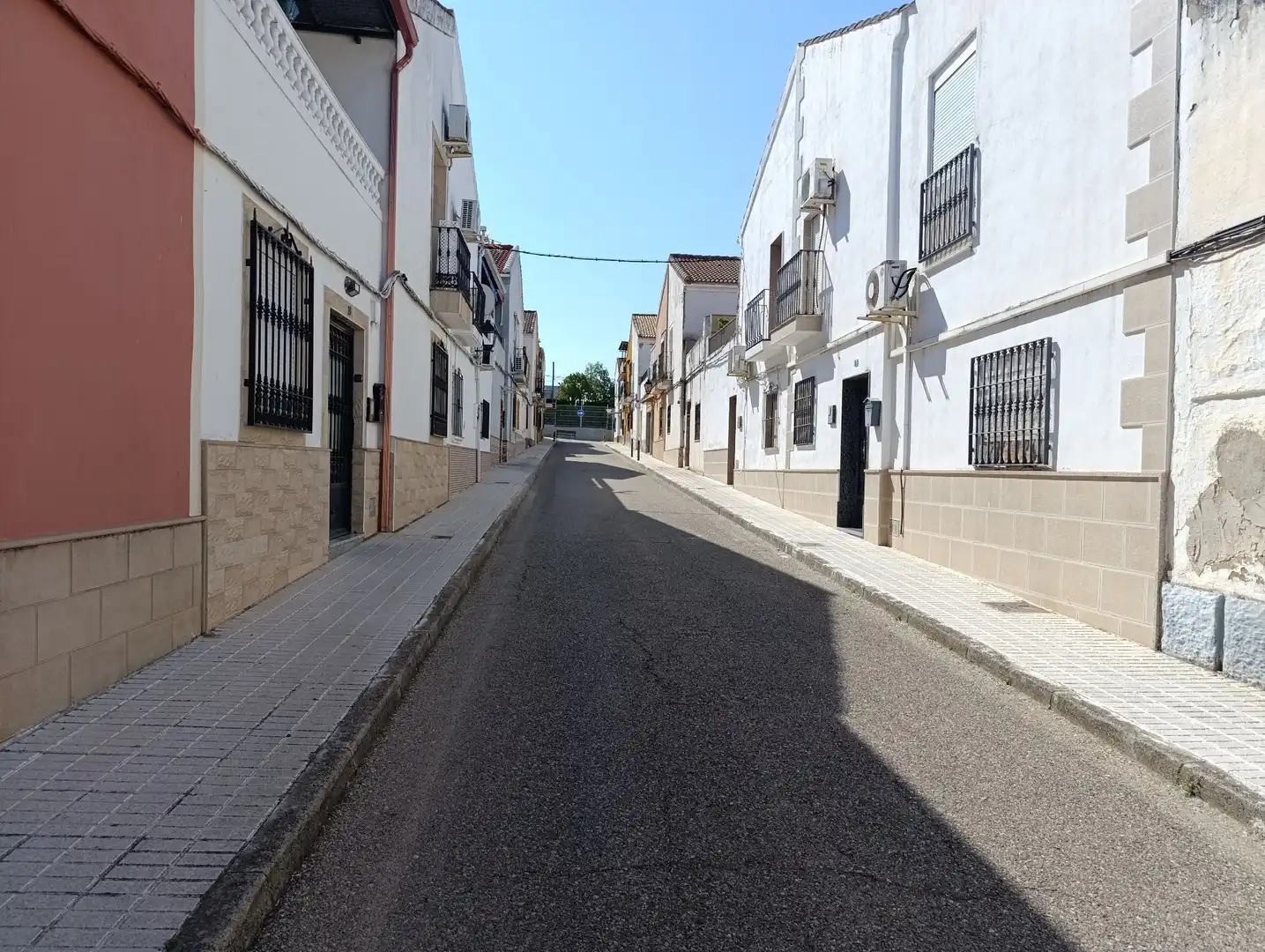 Vista exterior de Casa o xalet en venda en Linares amb Aire condicionat, Calefacció i Terrassa