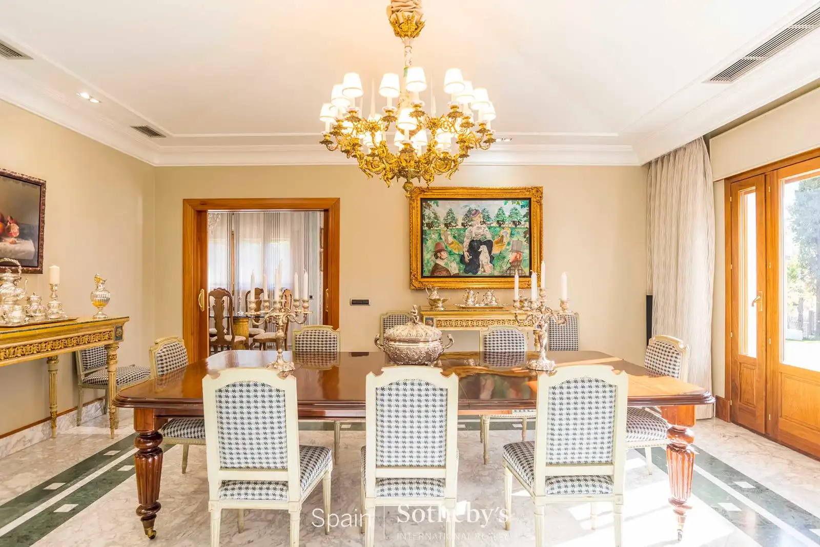 Comedor de Casa o chalet en venta en Madrid con Calefacción, Jardín privado y Piscina