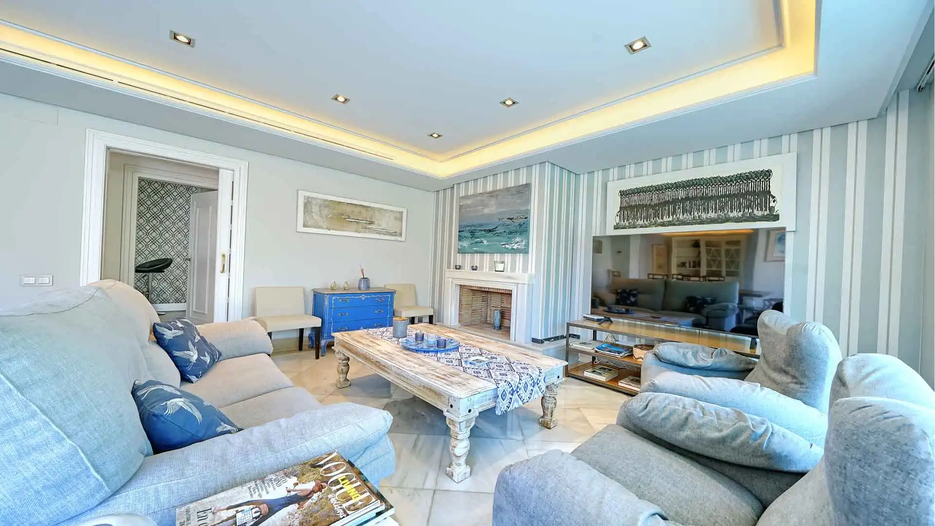 Sala d'estar de Apartament en venda en Marbella amb Aire condicionat, Terrassa i Piscina