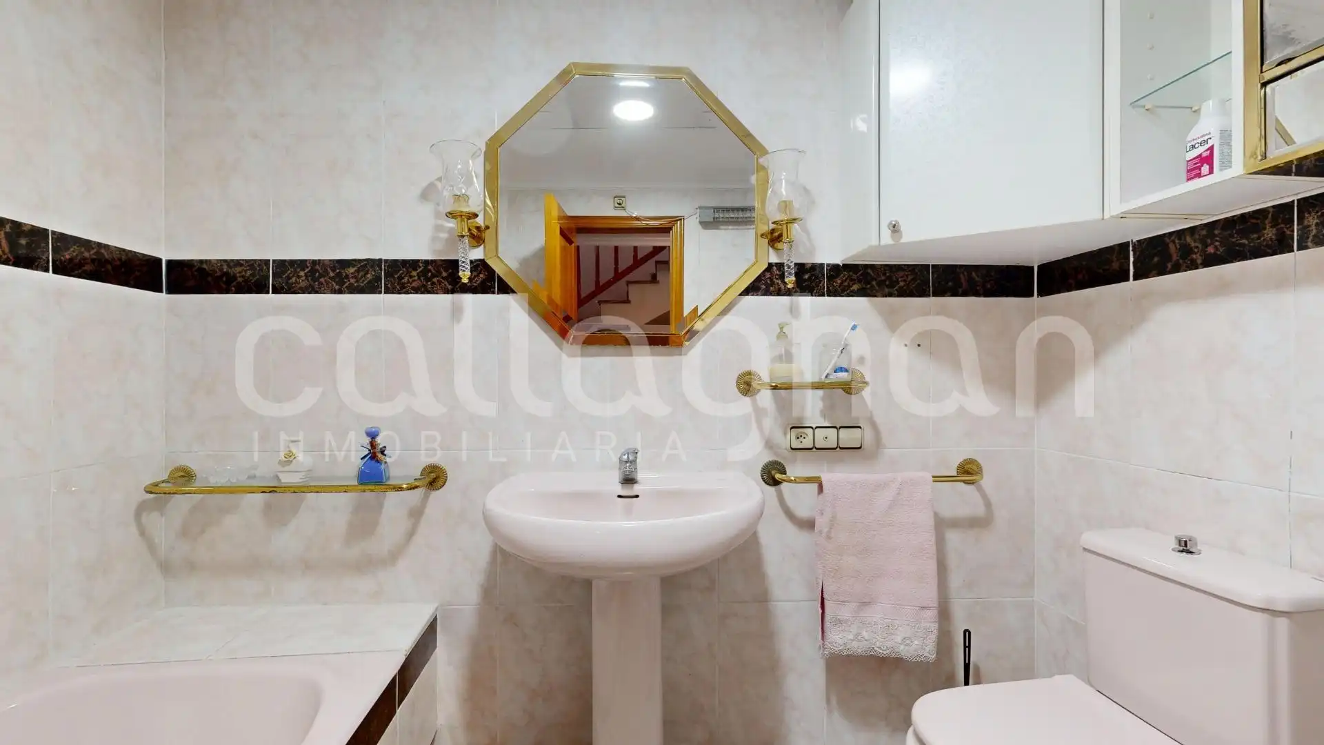 Baño de Casa adosada en venta en Benetússer con Aire acondicionado, Calefacción y Terraza