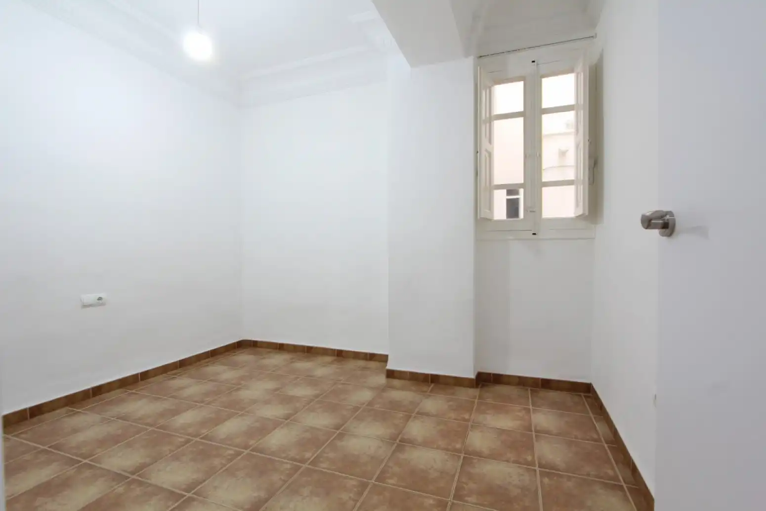 Schlafzimmer von Wohnung zur Miete in Valencia mit Heizung