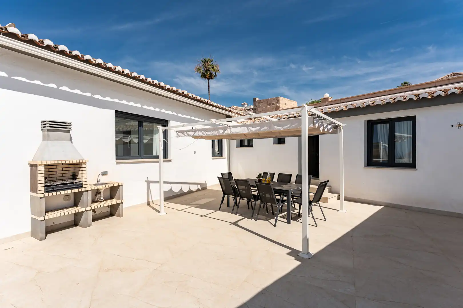 Casa con piscina en venta en Calle Libra 42, imagen 3