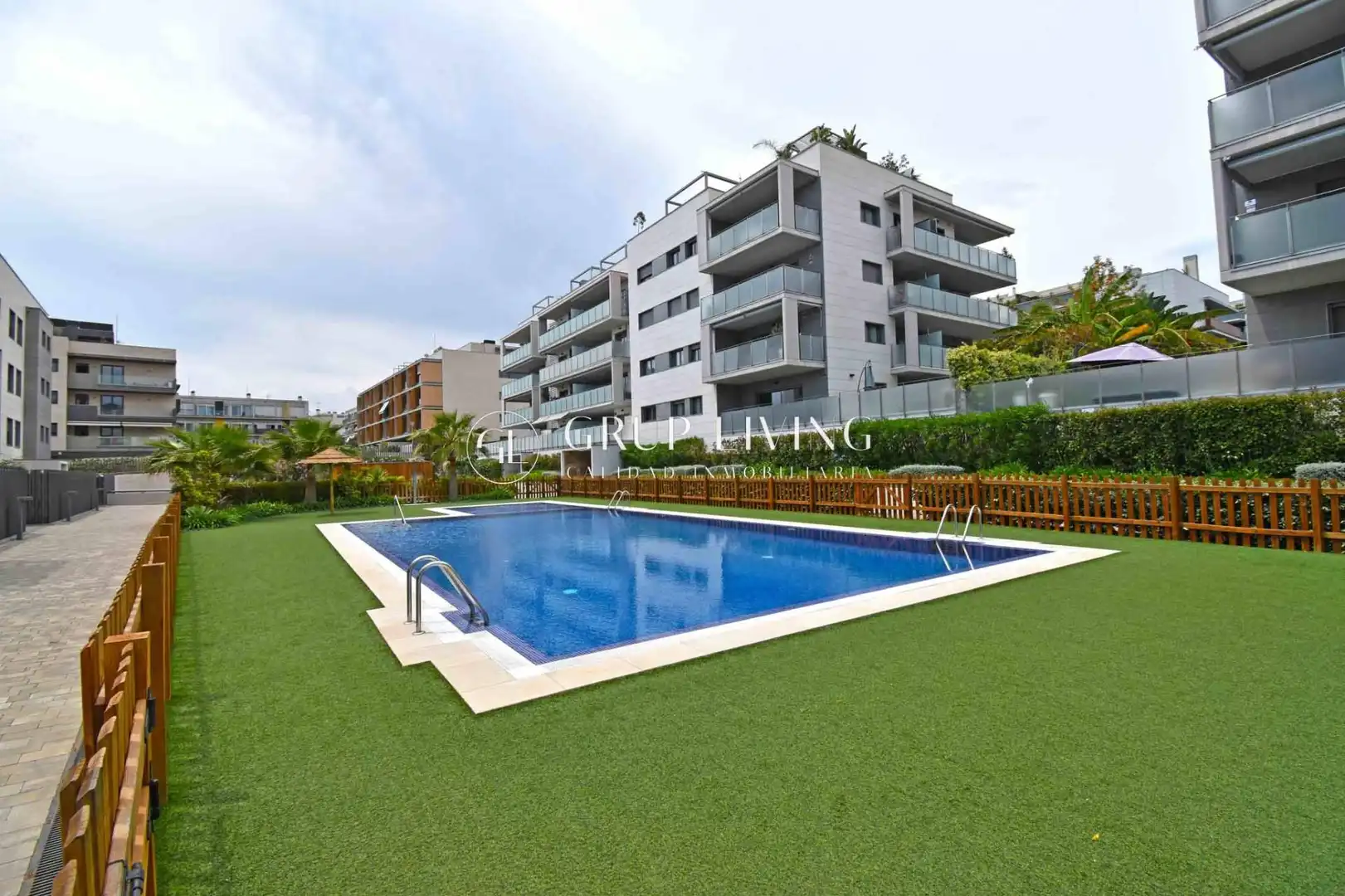 Piscina de Piso en venta en Sitges con Aire acondicionado, Calefacción y Jardín privado
