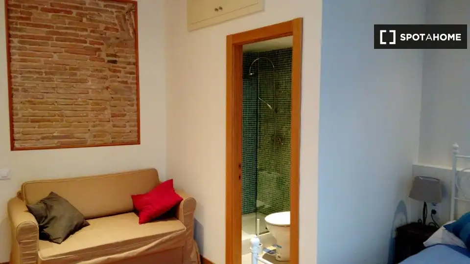 Flat with terrace to rent in Ciutat Vella, imagen 2