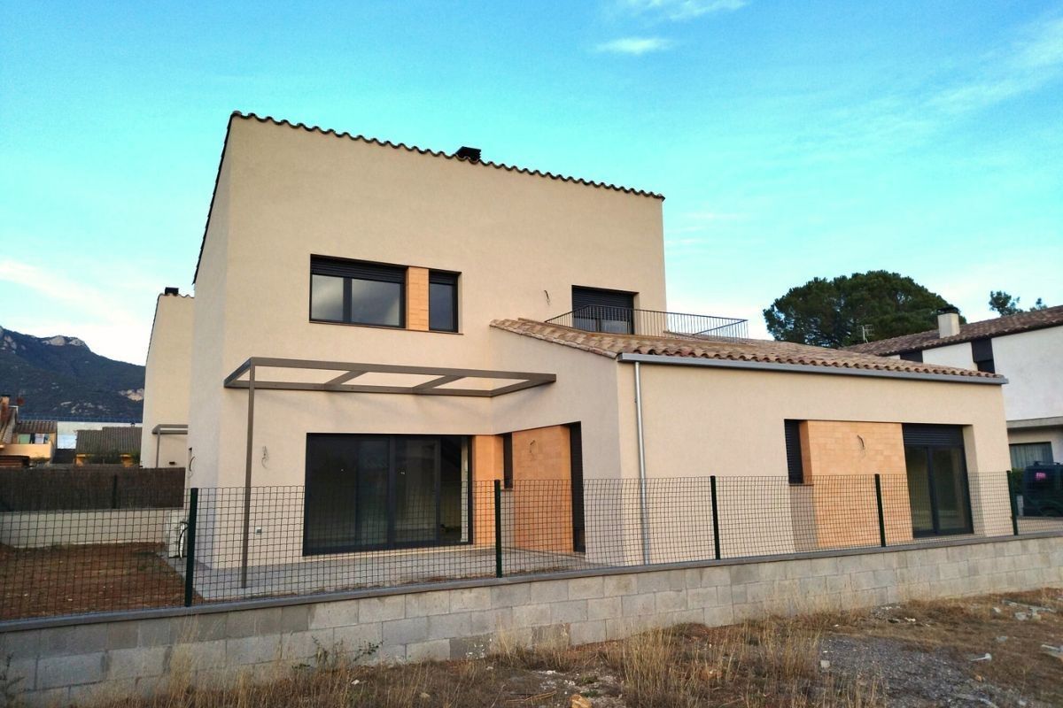 Exterior view of House or chalet for sale in Tortellà  with Terrace and Storage room