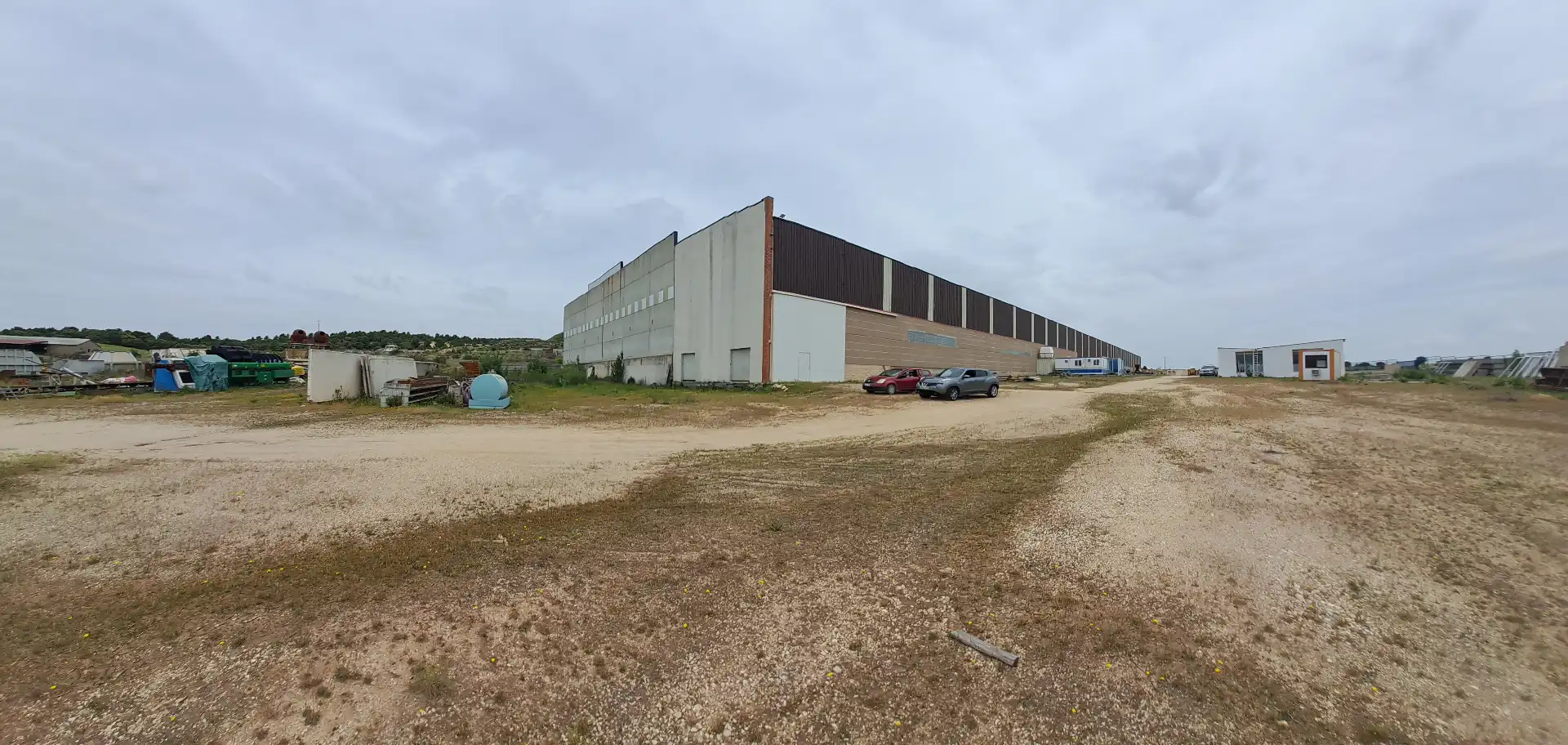 Vista exterior de Nave industrial en venta en Viana de Jadraque