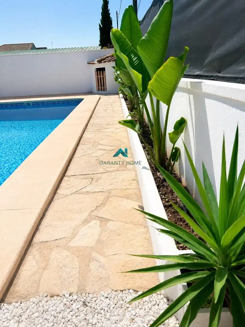 Piscina de Casa o xalet en venda en Serra amb Aire condicionat, Calefacció i Jardí privat