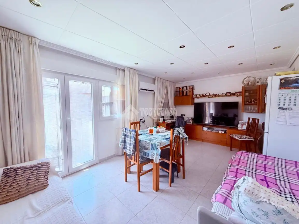 Wohnzimmer von Wohnung zum Verkauf in Mislata mit Klimaanlage und Balkon