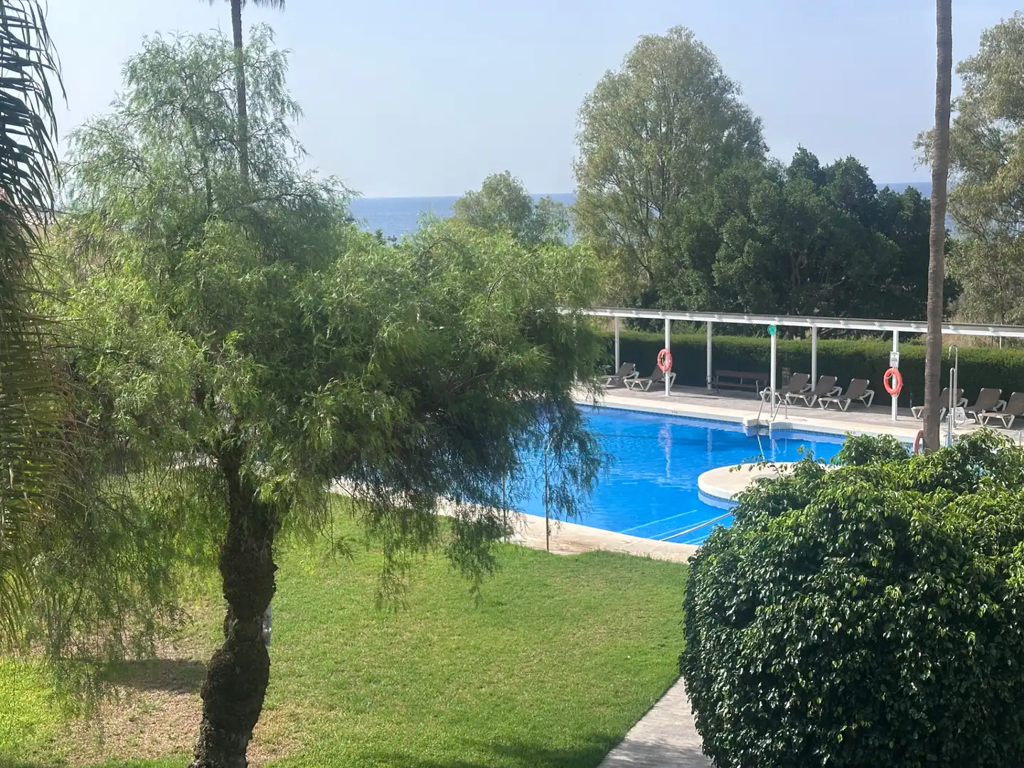 Piscina de Casa adosada en venta en Vélez-Málaga con Aire acondicionado, Calefacción y Terraza