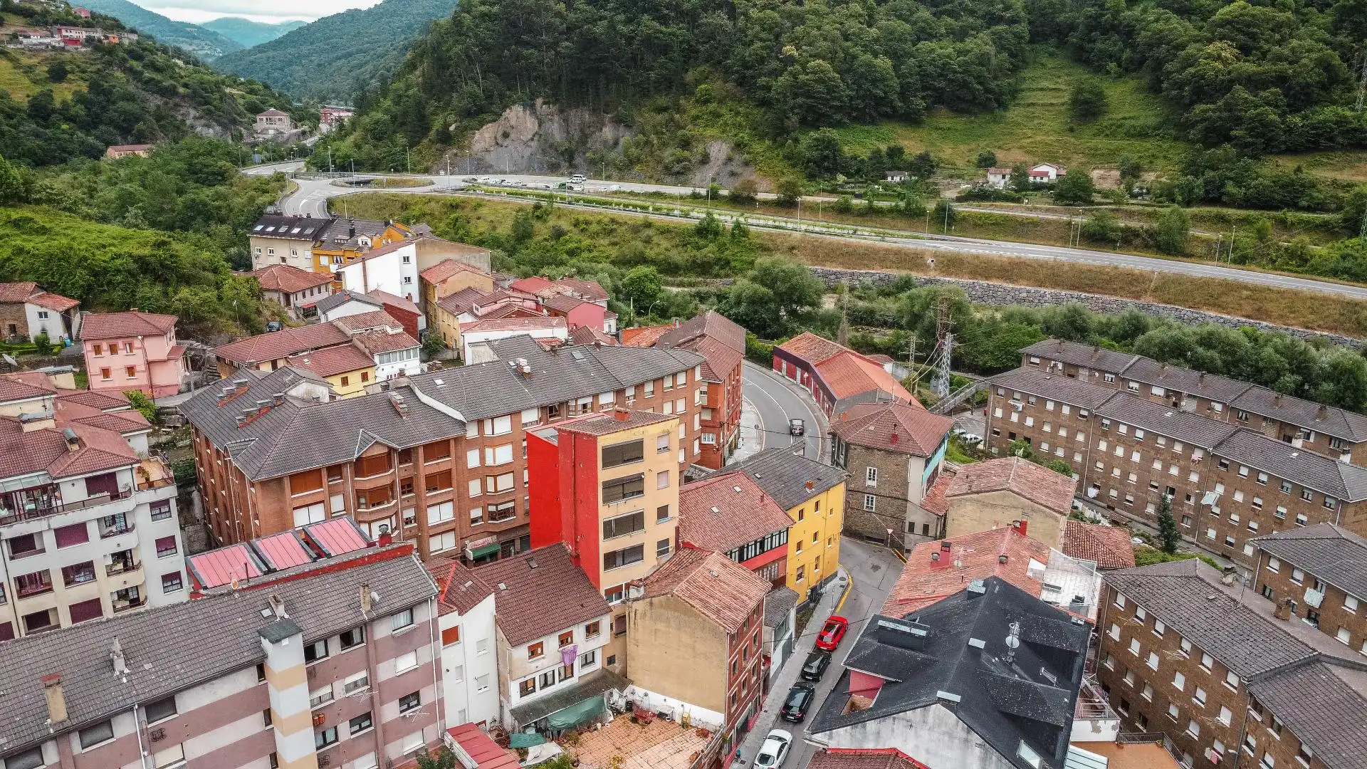 Vista exterior de Pis en venda en Aller amb Calefacció, Traster i Moblat
