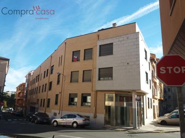 Duplex con balcone in affitto a Plaza carrasco