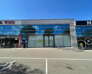 Vista exterior de Nau industrial de lloguer en Vic amb Calefacció i Alarma