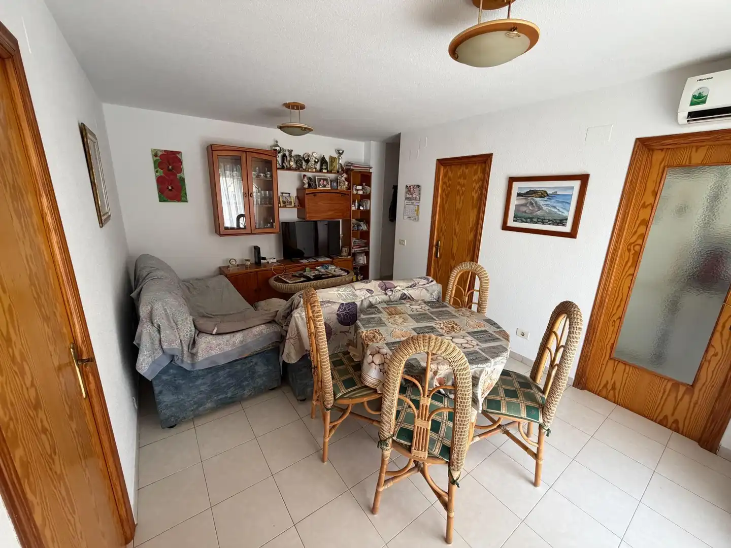 Living room of Flat for sale in Oropesa del Mar / Orpesa  with Air Conditioner, Furnished and Balcony