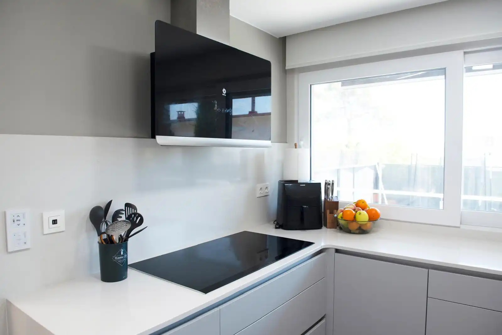 Cocina de Casa o chalet en venta en Alella con Aire acondicionado, Calefacción y Jardín privado