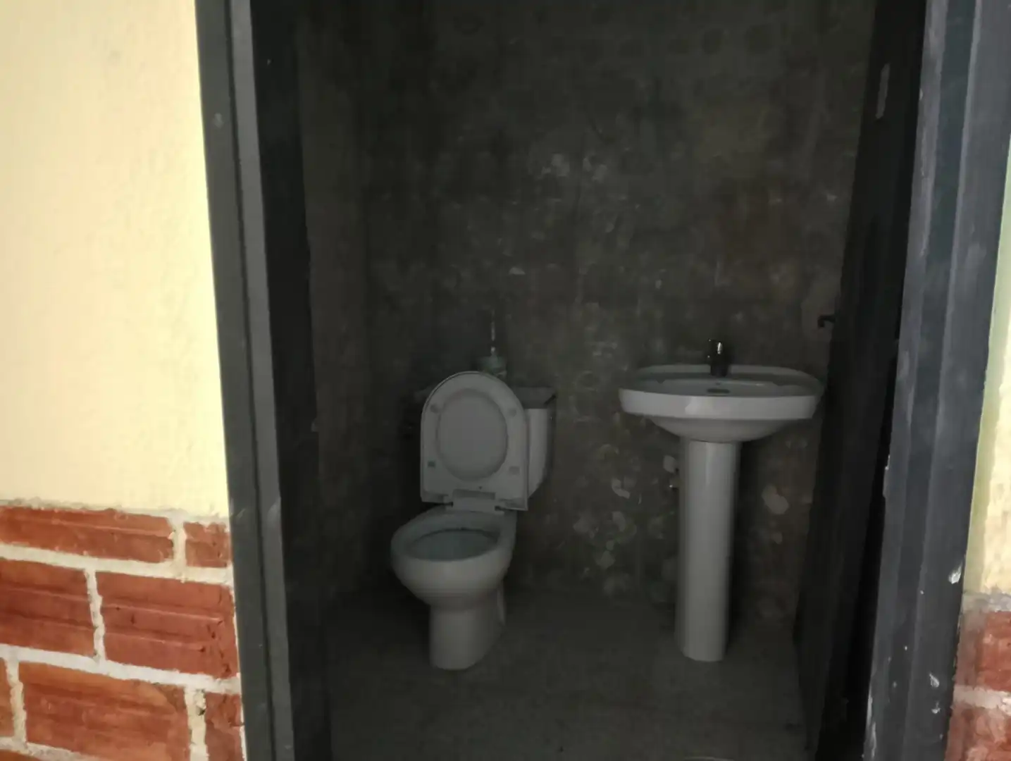 Bany de Casa o xalet en venda en Badalona amb Jardí privat, Moblat i Balcó