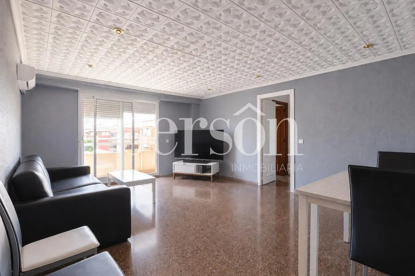 Sala d'estar de Pis en venda en Valencia amb Aire condicionat, Terrassa i Moblat