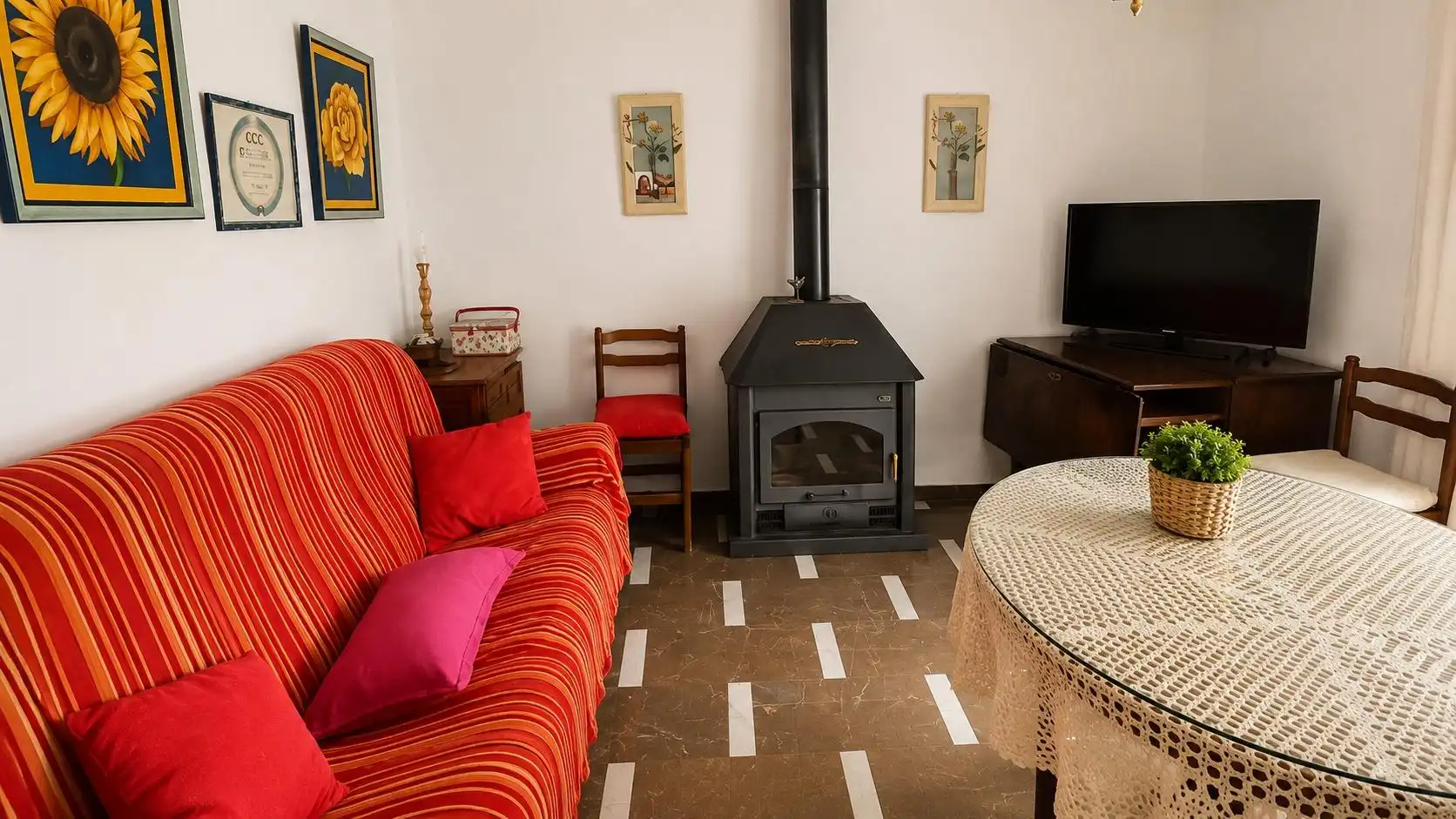 Sala d'estar de Casa o xalet en venda en Montefrío amb Traster