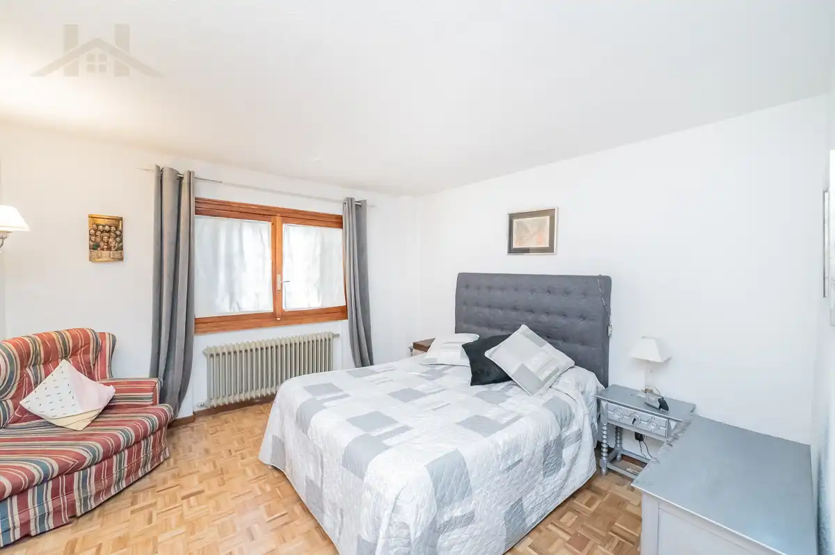 Habitación de Casa adosada en venta en Pozuelo de Alarcón con Aire acondicionado, Calefacción y Terraza
