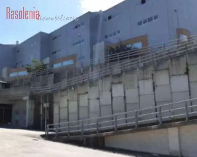 Vista exterior de Nave industrial en venta en Vigo 