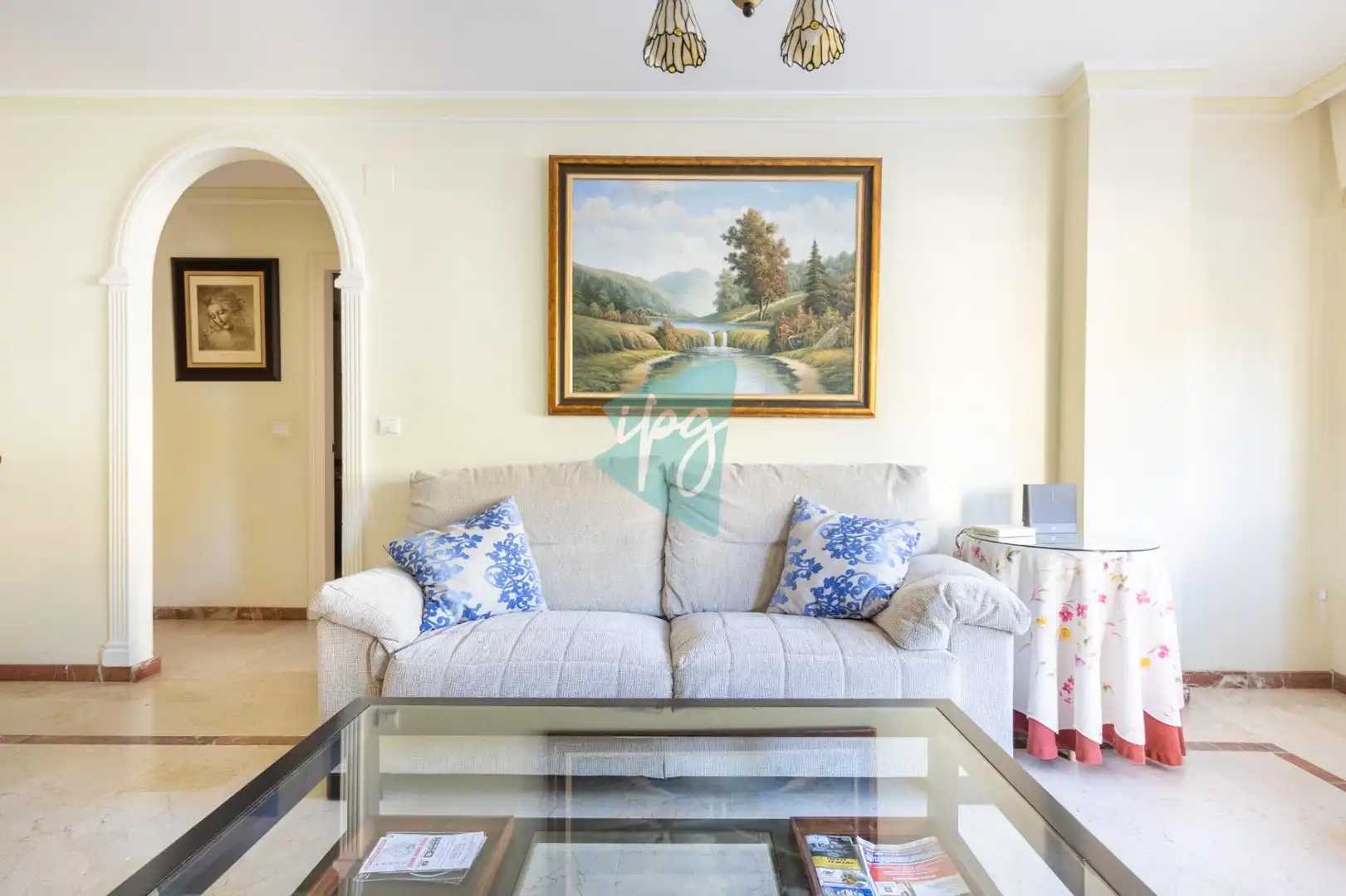 Sala de estar de Piso en venta en Estepona con Aire acondicionado, Terraza y Amueblado