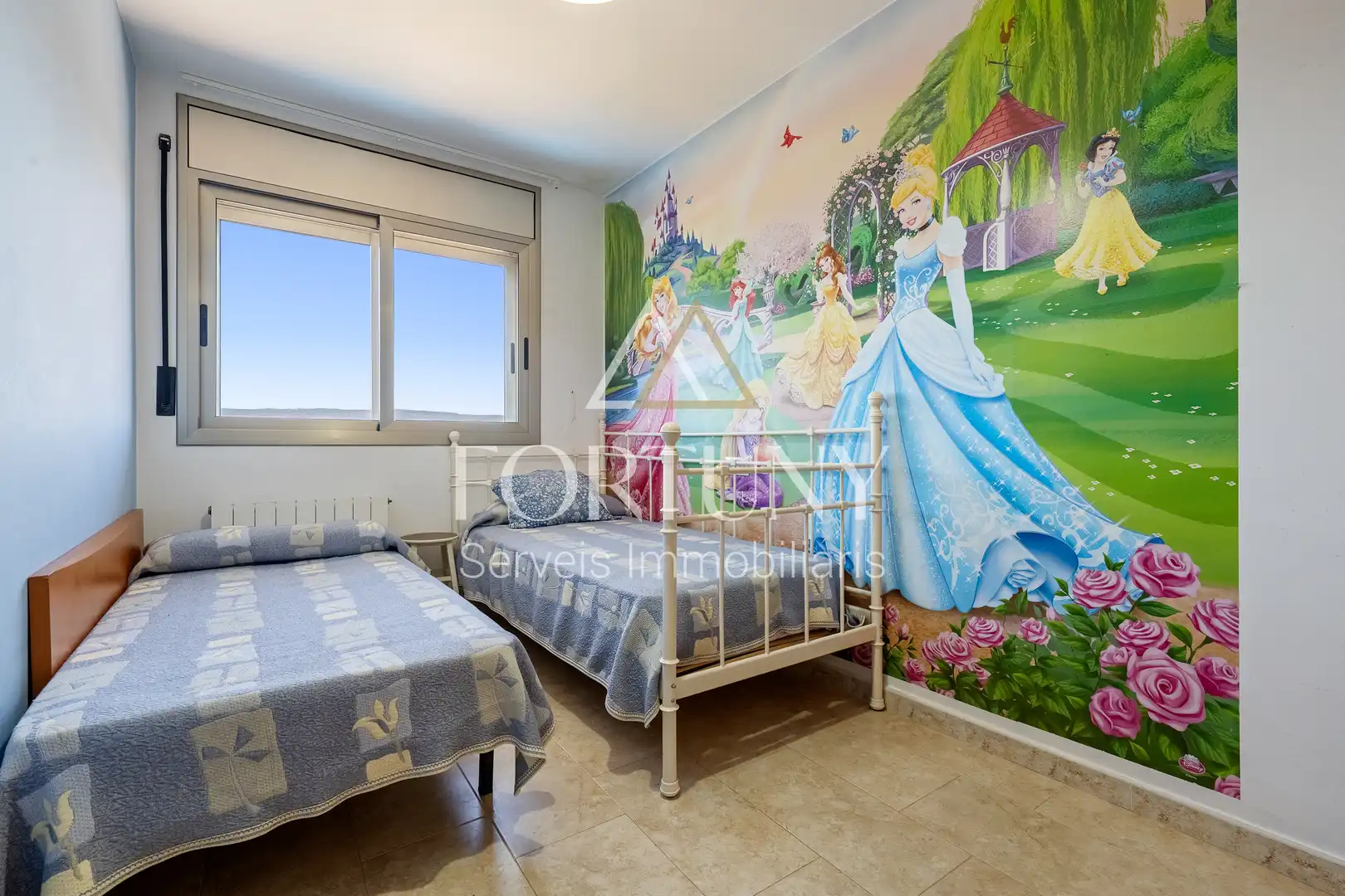 Schlafzimmer von Dachboden zum Verkauf in Cambrils mit Klimaanlage, Abstellraum und Schwimmbad