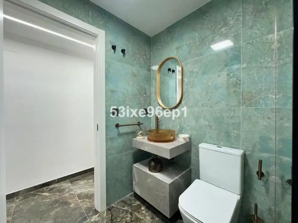 Baño de Planta baja de alquiler en Marbella con Aire acondicionado, Terraza y Piscina