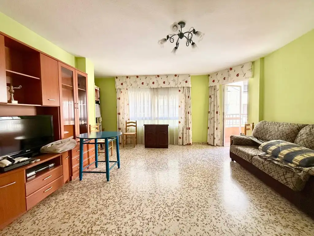 Flat with lift for sale in Calle Rodriguez De La Fuente (Torre Del Mar)