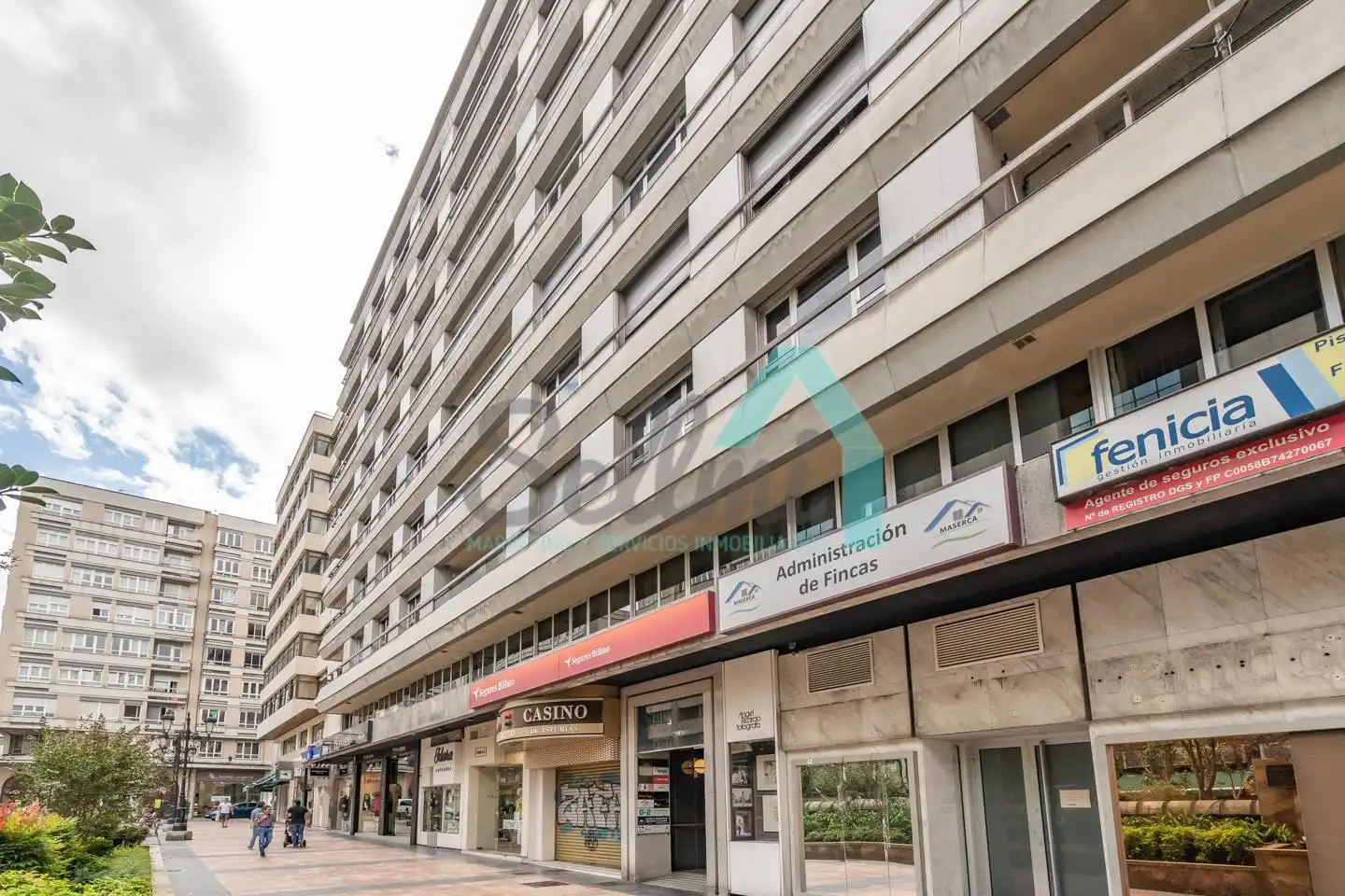 Vista exterior de Piso de alquiler en Oviedo  con Calefacción y Amueblado