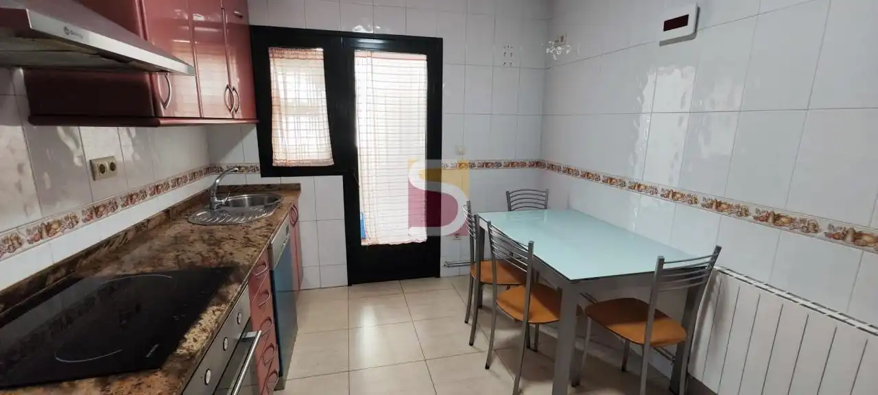Küche von Wohnung zur Miete in Gondomar mit Heizung, Abstellraum und Möbliert