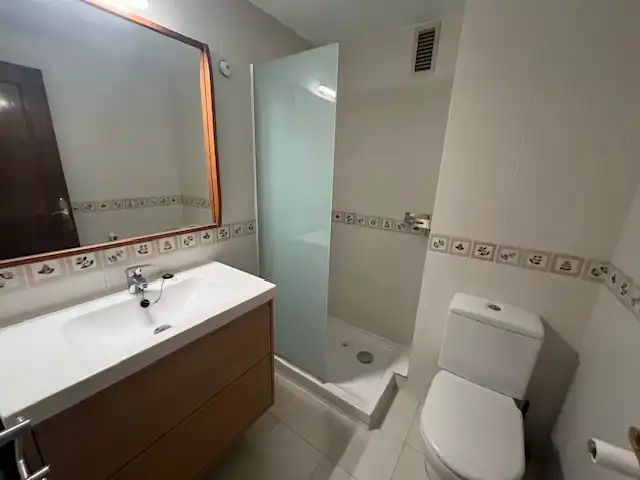 Baño de Piso de alquiler en Barcelona con Aire acondicionado, Calefacción y Parquet