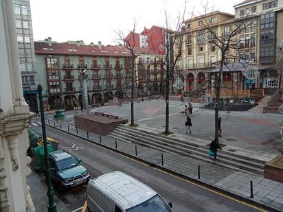 Vista exterior de Pis en venda en Torrelavega  amb Calefacció, Parquet i Moblat