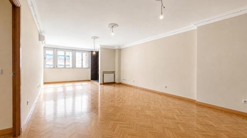 Photo 3 of Flat for rent in Calle de Sangenjo, La Paz, Madrid Capital