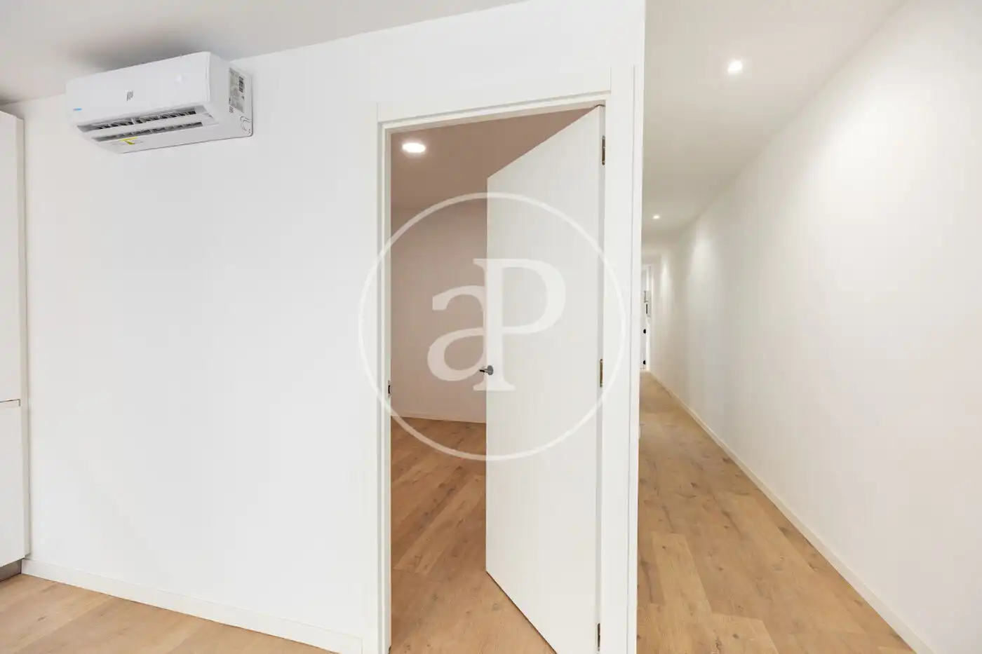 Piso en venta en Barcelona con Aire acondicionado, Calefacción y Balcón