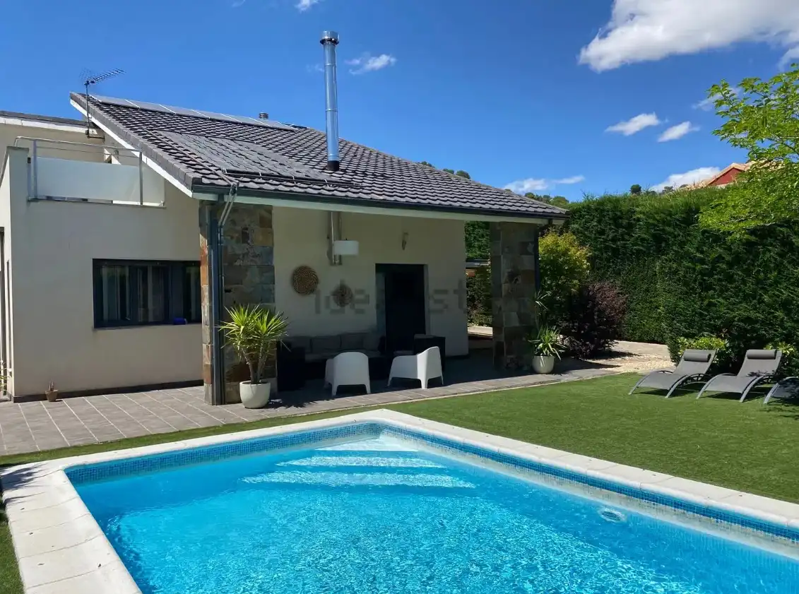 Piscina de Casa o xalet en venda en Arroyo de la Encomienda amb Calefacció, Jardí privat i Terrassa