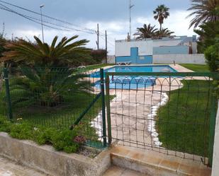 Piscina de Apartament de lloguer en Vinaròs amb Moblat, Forn i Rentadora