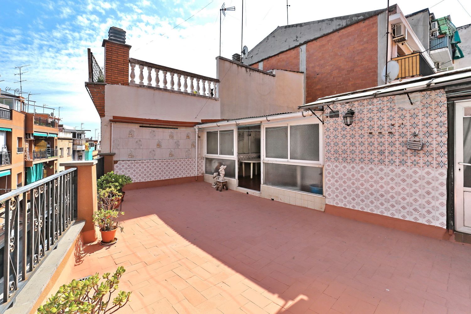 Terrace of Single-family semi-detached for sale in  Barcelona Capital  with Heating, Parquet flooring and Terrace