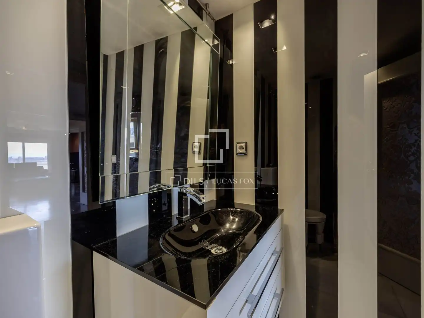 Baño de Piso en venta en Valencia con Aire acondicionado, Calefacción y Terraza