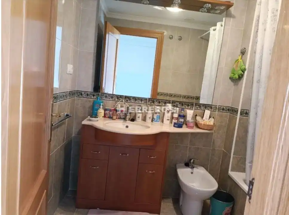Bany de Casa adosada en venda en Alesanco amb Calefacció, Parquet i Terrassa