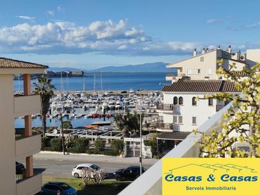 Flat with pool for sale in Avenida Riells 126