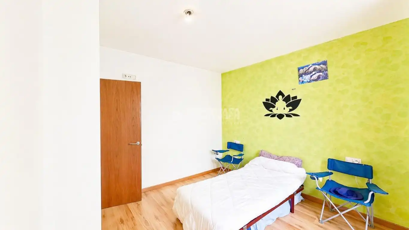 Bedroom of Flat for sale in Torelló