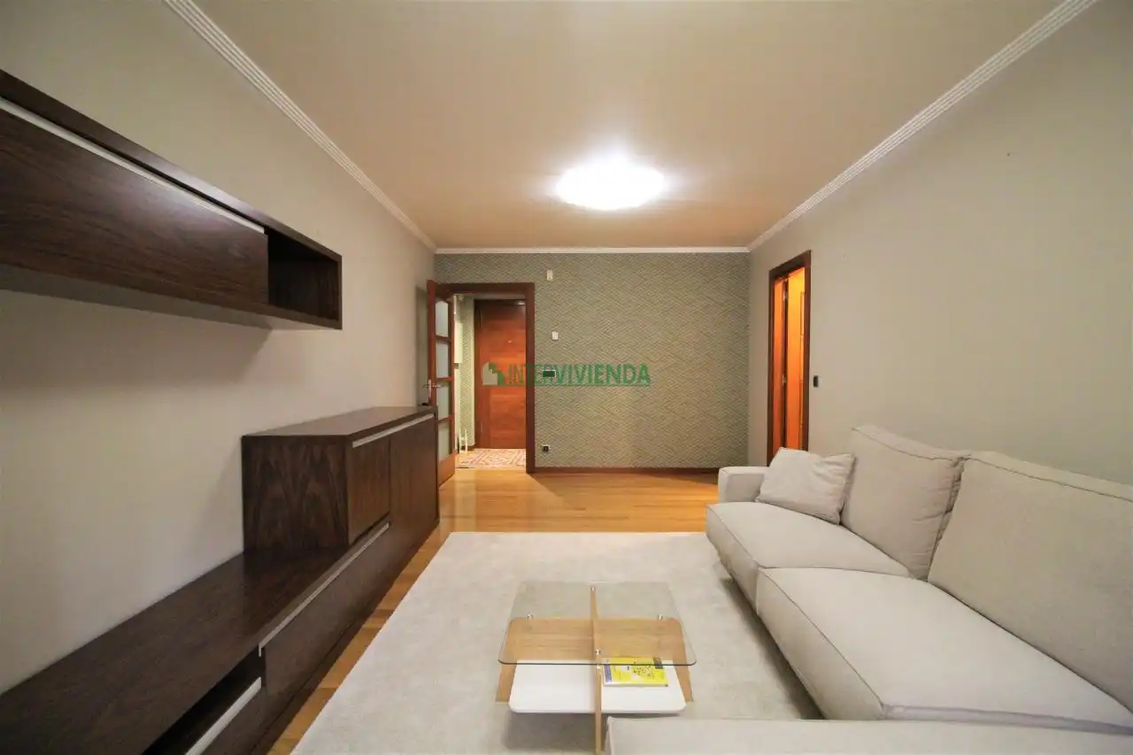 Flat for rent in VENEZUELA, 62, Plaza España - Corte Inglés, Centro Urbano